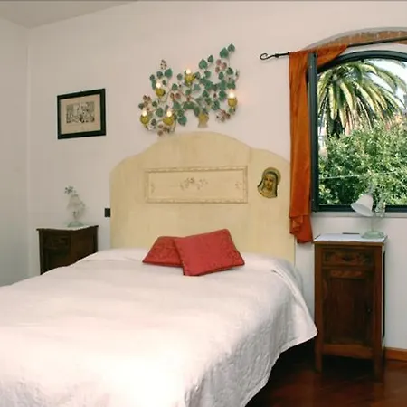 Alojamento de Acomodação e Pequeno-almoço Vecchia 3*